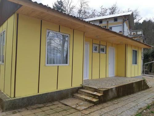 Lovely Bungalow In Pretty Area Place