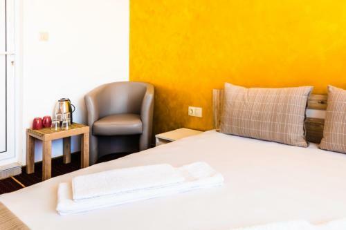 Hostal Guest House Theona