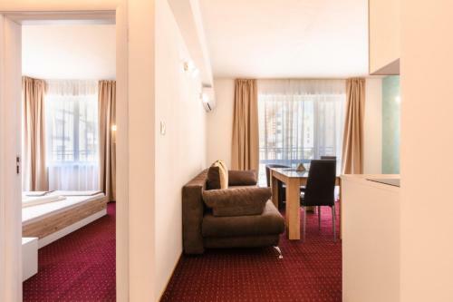 Hostal Guest House Theona
