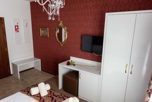 Antiques & Gold Boutique Hotel