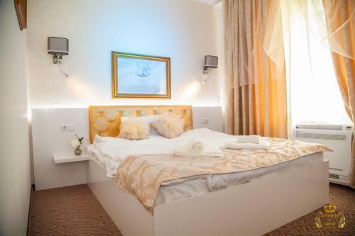 Antiques & Gold Boutique Hotel