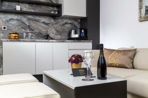 Hotel Onyx Beach Residence - Free Parking & Beach Access