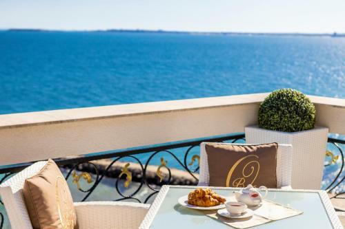 Hotel Onyx Beach Residence - Free Parking & Beach Access