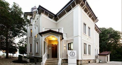 Hostal Villa Burov