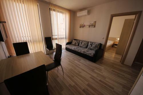 Hotel Menada Lux - Tarsis