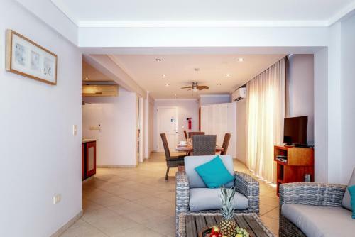 Oceanfront Apartment Dolphin At Den Laman
