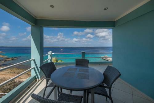 Oceanfront Apartment Dolphin At Den Laman