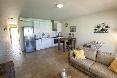 Aqua Breeze Apartment