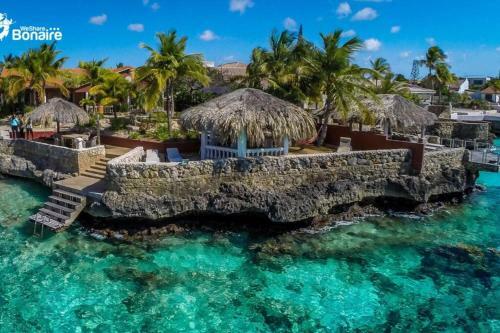 Oceanfront Holiday Villa - Pelican's Nest Bonaire