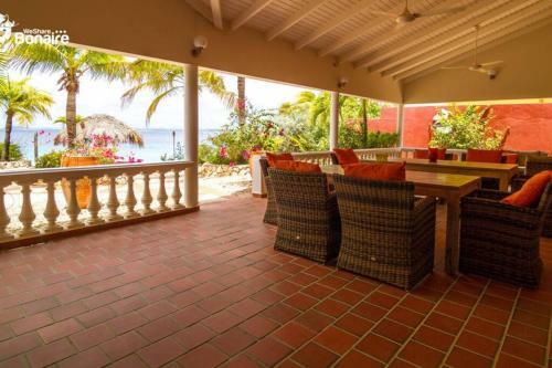 Oceanfront Holiday Villa - Pelican's Nest Bonaire