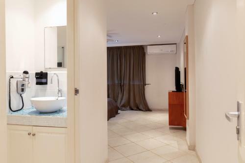 Oceanfront Deluxe Apartment Blue Marlin At Den Laman