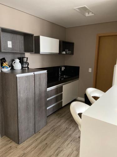Apartamento Flat Confort�vel E Espa�oso (Apto 808)