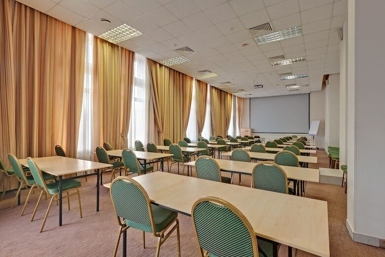 Warsaw Hotel