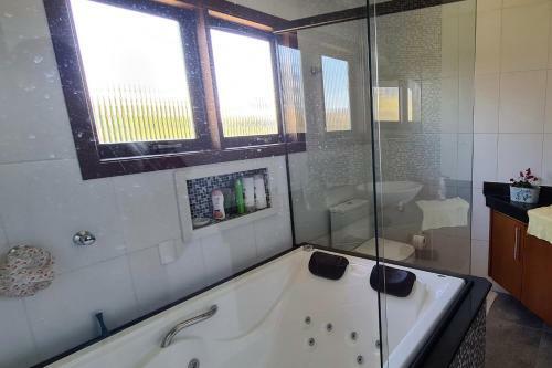 Casas 4 Su�tes Com Home Office E Area Gourmet - Excelente Internet