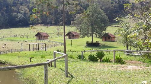 Hostal Pousada Colar de Ouro Chal�s