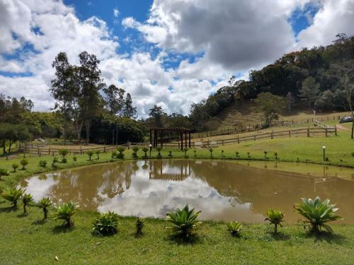 Hostal Pousada Colar de Ouro Chal�s