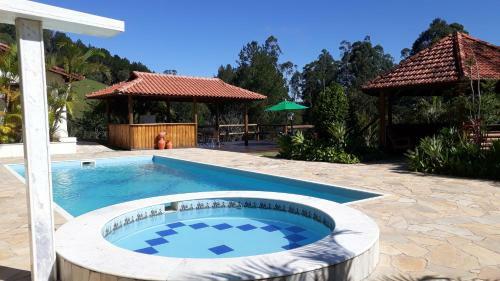 Hostal Pousada Colar de Ouro Chal�s