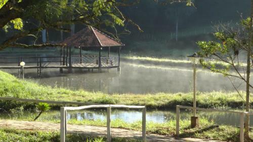 Hostal Pousada Colar de Ouro Chal�s