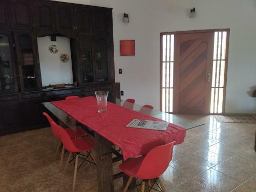 Fuja Fase Vermelha - Ch�cara Com Piscina 3 Suites