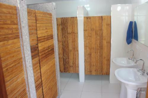 Hostal Casamar Hostel E Camping Guaruj�