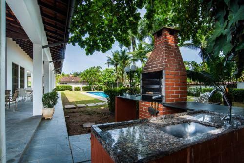 Casa Grande E Iluminada Com Piscina No Guaruj�