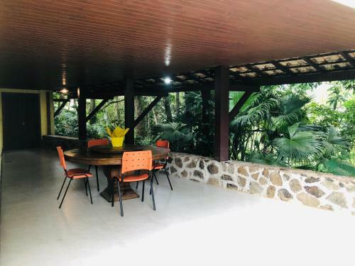 Hostal Su�tes Vista Pro Mar Ilhabela