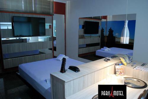 Paris Motel