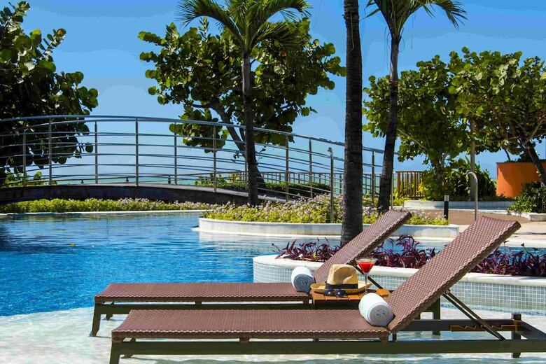 Vogal Luxury Beach Hotel & Spa