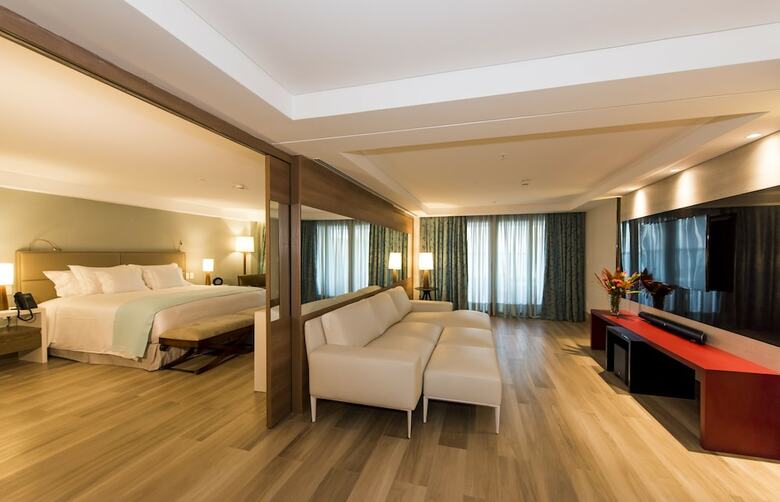 Vogal Luxury Beach Hotel & Spa