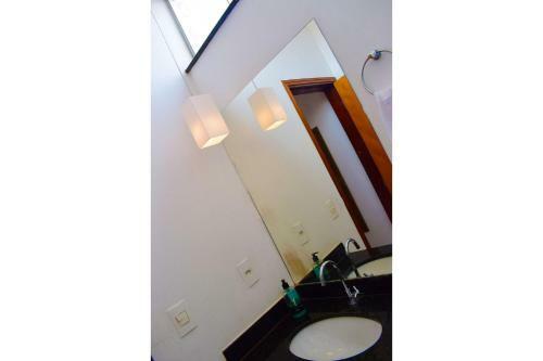 Apartamento Novo, Completo E Bem Localizado.
