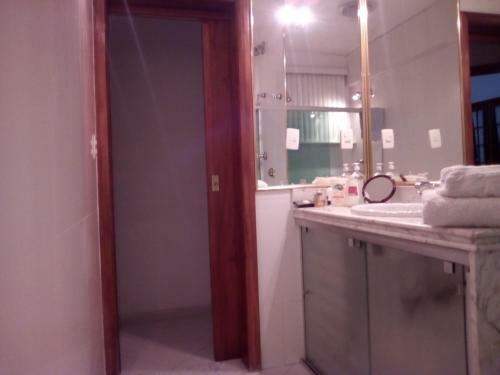 Apartamento Copacabana 3 Quartos Com Ar Cond Garagem A 2 Qds Da Praia