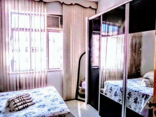 Apartamento Copacabana 3 Quartos Com Ar Cond Garagem A 2 Qds Da Praia