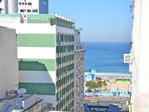 Apartamento Studio Para Temporada Com Vista Lateral Para O Mar!