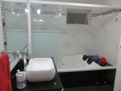 Copacabana Apartment, 30 Mts. From The Beach