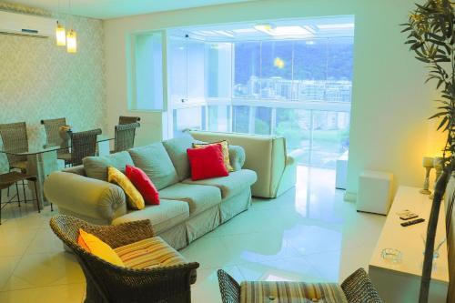 Lagoon View Apartment!