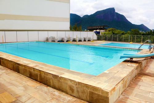 Lagoon View Apartment!