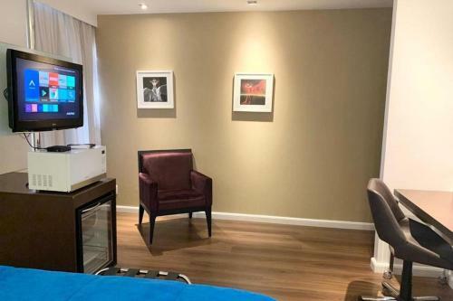 Hotel Su�te Luxo Com Cama King Size, Internet R�pida E Garagem Mercure Vl Olimpia