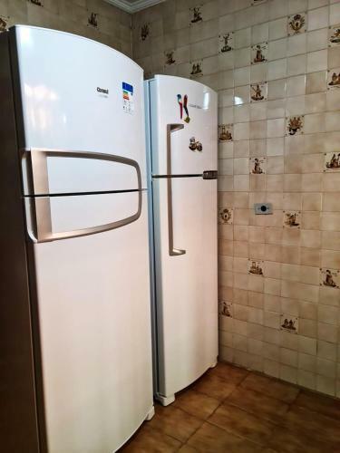 Casa Perto Da Areia Em Guaeca Com Wifi E Churrasq
