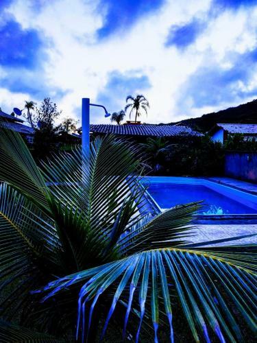 Casa de Campo Com Piscina Na Praia Em Mariscal-sc - Um Ref�gio