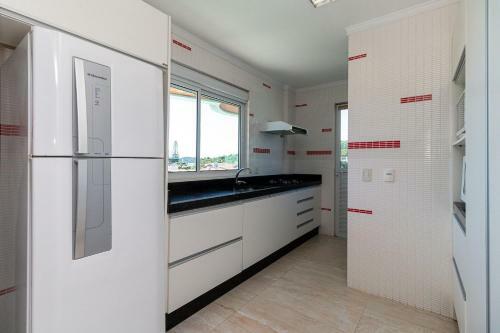 Aluguel Apartamento 3 Quartos Vista Mar Bombas Sc