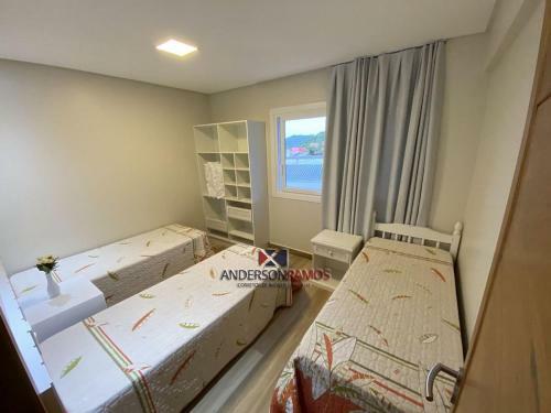 1083 - Apartamento Com Vista Para O Mar Em Bombinhas