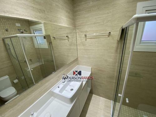 1083 - Apartamento Com Vista Para O Mar Em Bombinhas