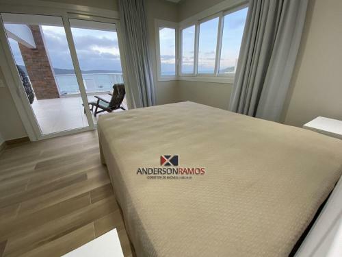 1083 - Apartamento Com Vista Para O Mar Em Bombinhas