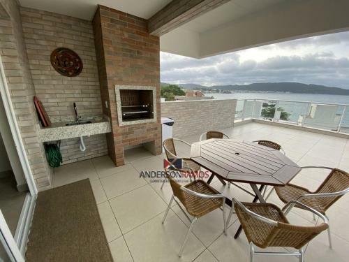 1083 - Apartamento Com Vista Para O Mar Em Bombinhas