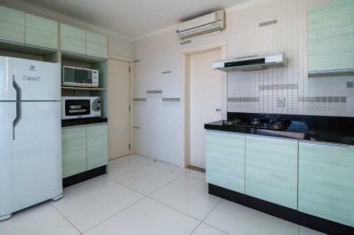 Aluguel Apartamento 4 Su�tes Com Jacuzzi Bombas Sc