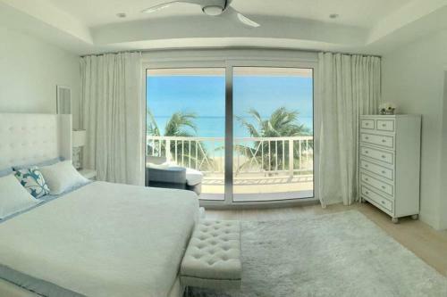 White House - Exclusive Luxury Beachfront Villa - Private White Sand Beach
