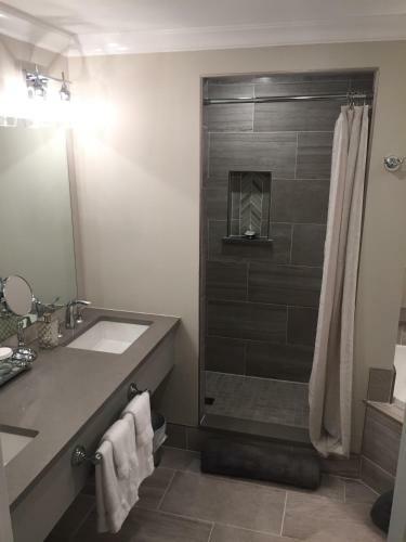 Hotel Somerset Lakeside Resort