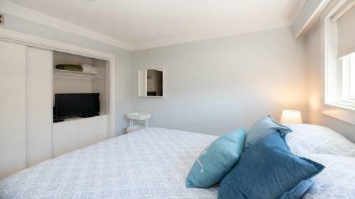 A Peaceful Stay In Brentwood Bay