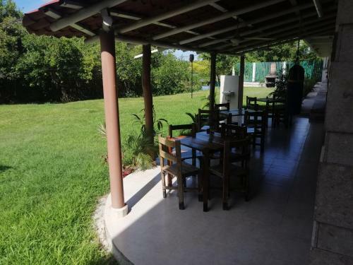 Hotel Tur�stica Laguna Encantada