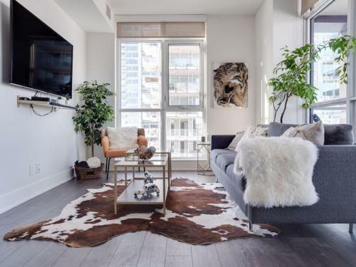 Sweeping Views Luxury 2br Suite Pool Table, Rooftop Patio, Bbq, Coffee